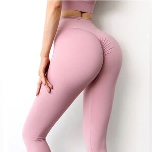 NWT Scrunch Butt Leggings Pink S